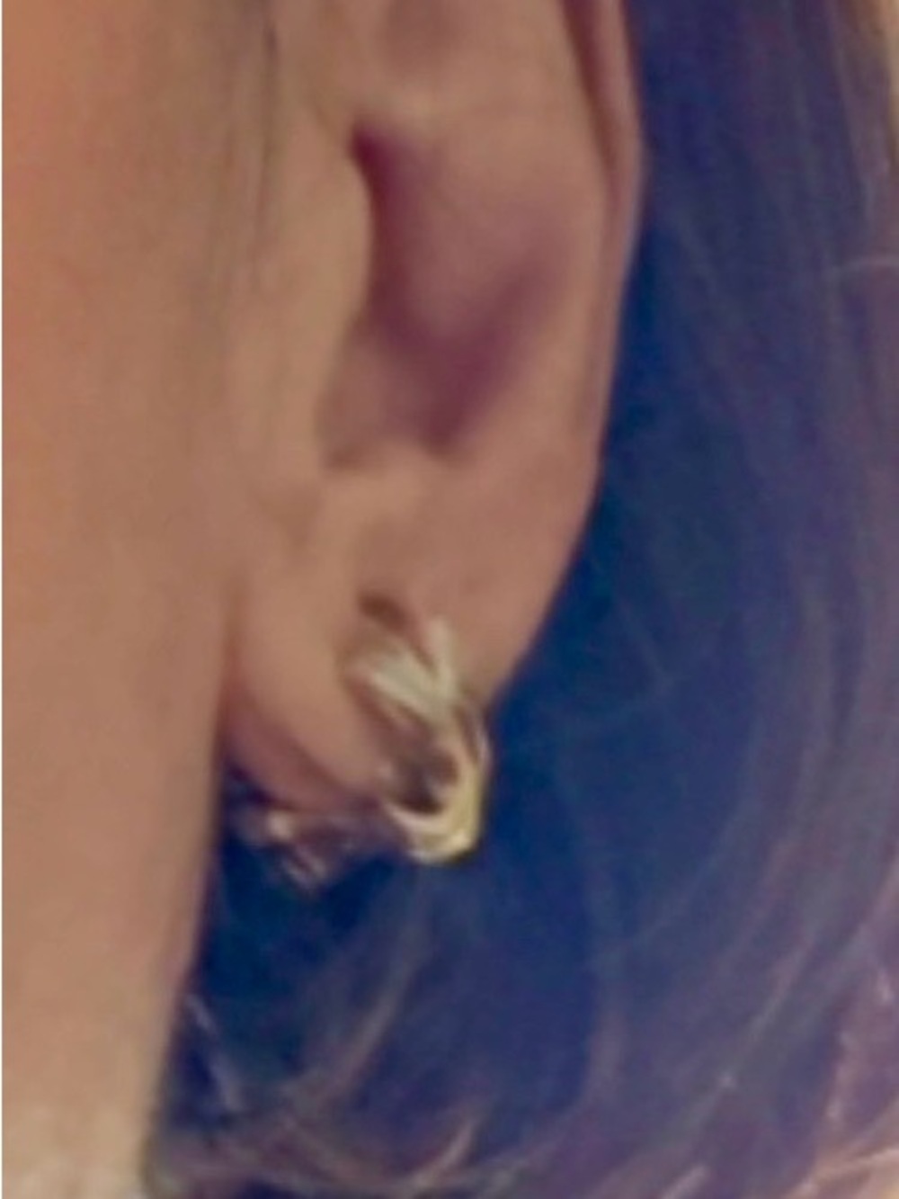 Ribbon 🎀 or Pinwheel shaped genuine Diamond 💎 studs 14k gold . Dazzling pair. - Picture 9 of 10